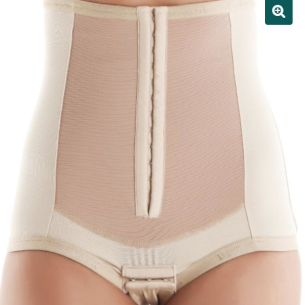 Bellefit corset in women